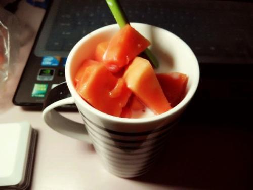 喝了牛奶吃瓜,营养美味两不误