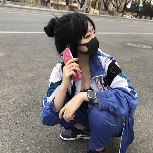 吃瓜女学生校服
