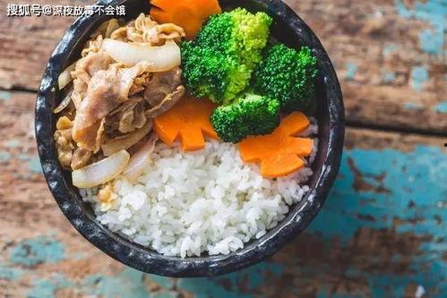 深夜睡不着吃瓜,揭秘娱乐圈那些不为人知的秘密