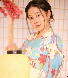 和服小姐姐吃瓜,一场美食与时尚的邂逅