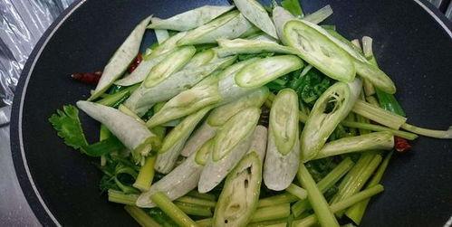 泰国吃蛇瓜,探寻蛇瓜的独特风味