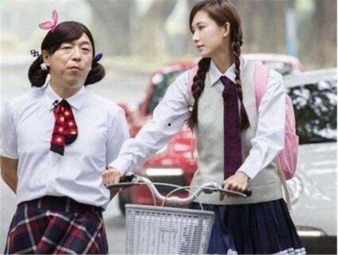 候车室吃瓜,揭秘旅途中的闲聊趣事