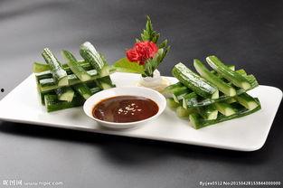 小乳瓜蘸酱吃,夏日清新美食新体验