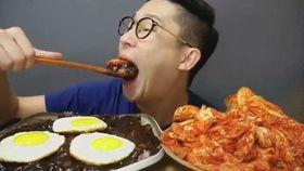 大叔吃白瓜视频,滋味无穷乐在其中